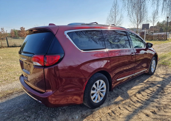 Chrysler Pacifica cena 59900 przebieg: 145000, rok produkcji 2019 z Lubartów małe 191